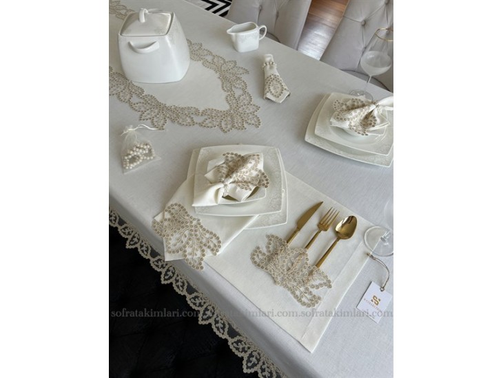 Комплект покривка за маса и салфетки 38 части - Paradise